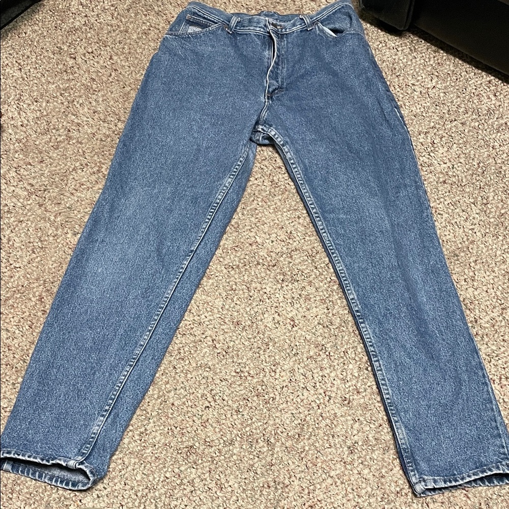 Vintage 90s wrangler ultra high rise relaxed leg Blue women’s Jeans- so cool